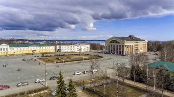 Аэросъемка Старой Городской Площади Музыкально Драматическим Театром Солнечные Весенние Выходные — стоковое фото