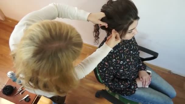 Styling Frisuren von oben — Stockvideo