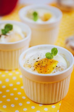 Mantar ile pişmiş yumurta