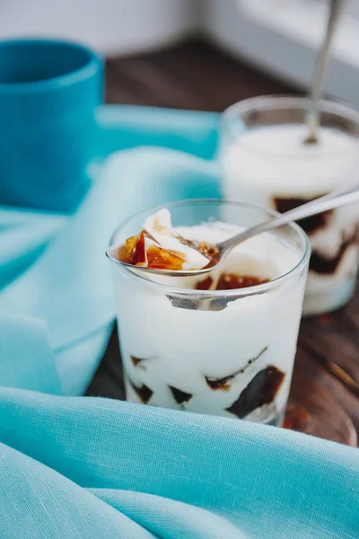 Kahve ile ev yapımı süt jöle