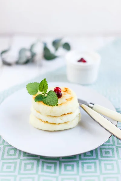 Homemade Cheese Pancakes White Plate — Stock Photo, Image