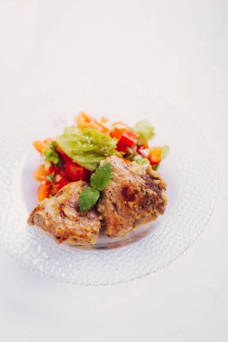 Ev yapımı domuz meyvesi ile doldurulmuş