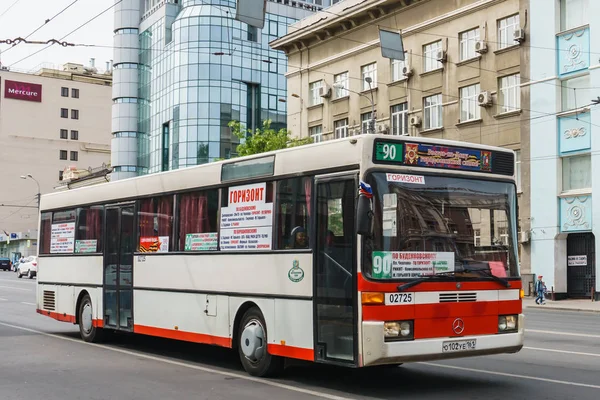 Rostov Don Rusia Mayo 2018 Autobús Moderno Ciudad Calle Centro —  Fotos de Stock