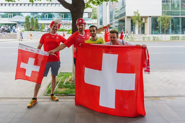 Rostov-on-Don / Rusya - 17 Haziran 2018: Rusya, Brezilya ve İsviçre Rostov-on-Don'den hayranları FIFA Dünya Kupası 2018 maçtan önce yürüyüş