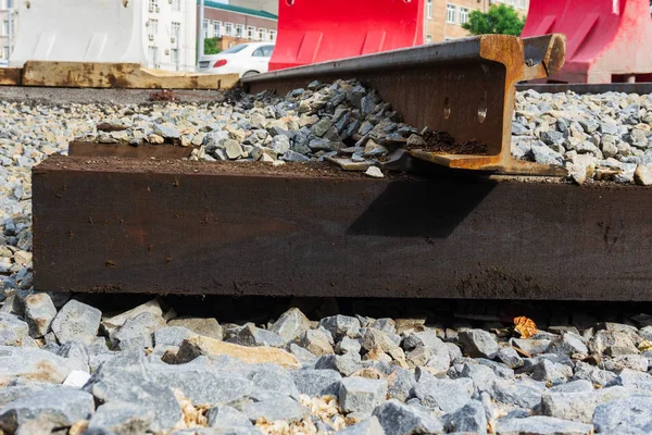 Ahşap Uyuyanlar Büyük Ezilmiş Taş Şehir Merkezinde Yeni Tramvay Hatları — Stok fotoğraf