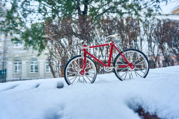 Modelo Juguete Una Bicicleta Roja Hecha Metal Ejecutada Con Buena —  Fotos de Stock