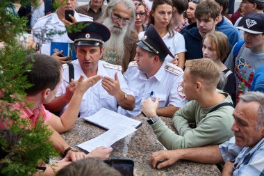 Rostov-on-Don / Rusya - 9 Eylül 2018: protesto sokakta Rostov-on-Don şehirde tek bir günde emeklilik yaşı yükselterek karşı eylem