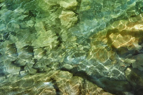Kristallklares Blaues Kühles Wasser Ufer Eines Wilden Sees Einem Steinbruch — Stockfoto