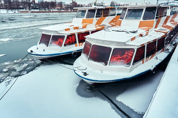 Four Pleasure Passenger Boats Stand Pier Winter Snow Ice — Stock Photo, Image