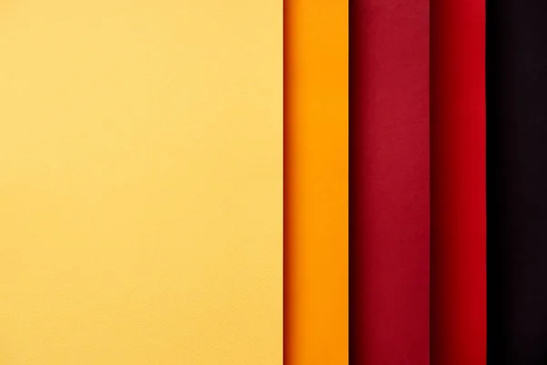 Patroon Van Overlappende Vellen Rode Gele Tinten — Stockfoto