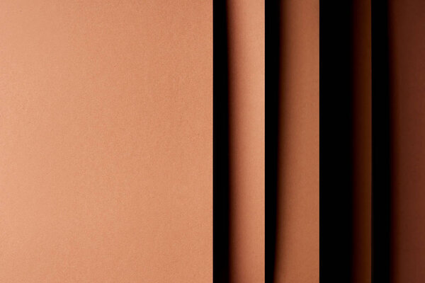 Абстрактный фон с бумажными листами в коричневых тонах
