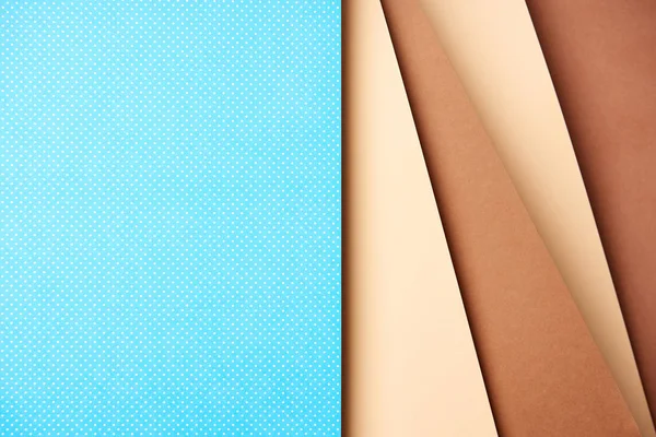 Arka plan mavi ve kahverengi tonlarında kağıt yaprak ile