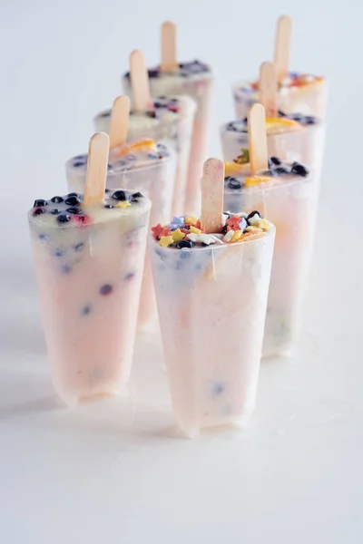 Fresh Frozen Homemade Popsicles Organic Fruits Berries Grey — Stock Photo, Image