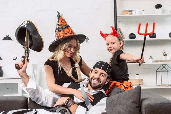 Portrait Family Halloween Costumes Home — Free Stock Photo