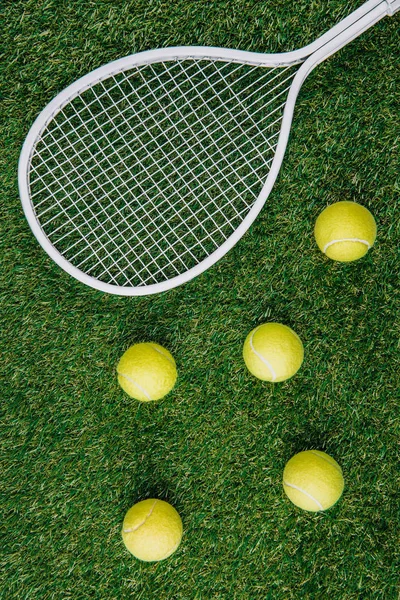 Ovanifrån Tennisutrustning Grönt Gräs — Stockfoto