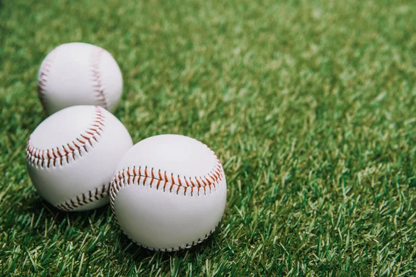 Close View White Baseball Balls Green Lawn — Stock Photo, Image