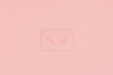 tek kapalı pembe zarf pink izole yakından görmek