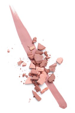 yukarıdan inme ile farklı renkteki kırık allık beyaz zemin üzerinde