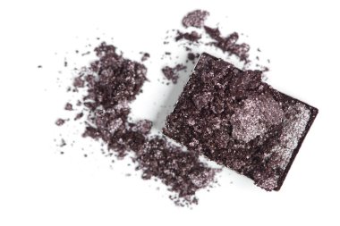 kırık karanlık göz farı üstten görünüm beyaz zemin üzerinde