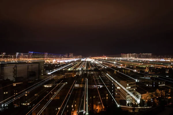 Nacht Stadsgezicht Met Wazig Heldere Verlichting — Stockfoto