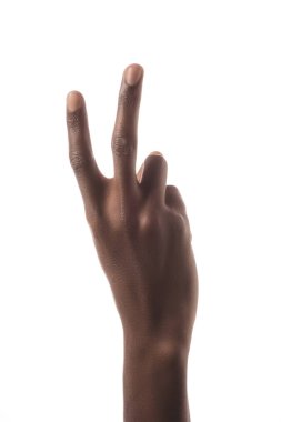 Afrika kökenli Amerikalı adam beyaz izole 2 numaralı işaret dili gösterilen kısmi görünümünü