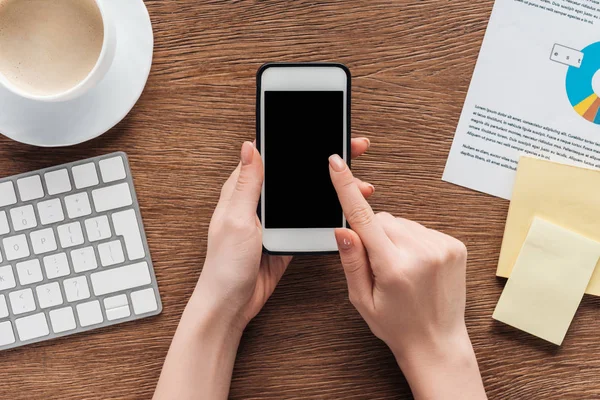 Cropped View Girl Using Smartphone Blank Screen Workplace — Stock Photo, Image