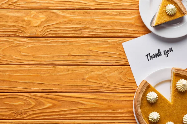 Top View Pumpkin Pie Thank You Card Wooden Table — Stock Photo, Image