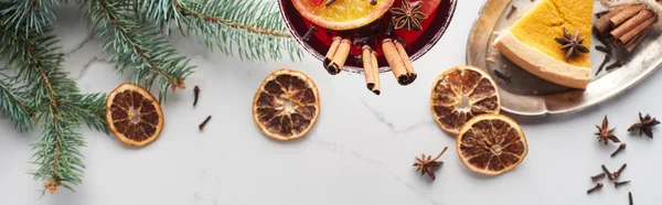 Panoramic Shot Christmas Cocktail Orange Pomegranate Cinnamon Pie Tray — Stock Photo, Image