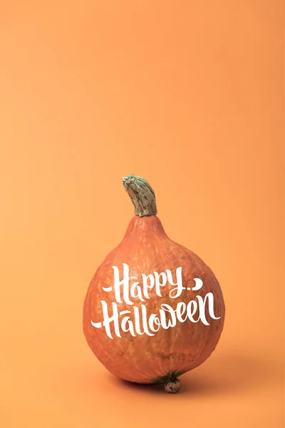 Calabaza Madura Halloween Sobre Fondo Naranja Con Feliz Ilustración Halloween —  Fotos de Stock