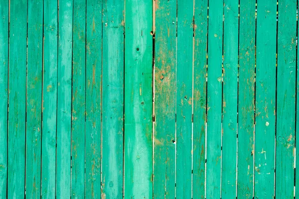 Vieux fond de clôture en bois vert rayé — Photo de stock