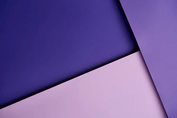 Fond abstrait avec feuilles de papier dans des tons violets — Photo de stock