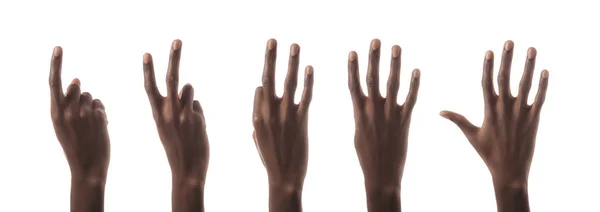 Collage eines afrikanisch-amerikanischen Mannes, der Zahlen mit isolierten Händen auf Weiß zeigt — Stockfoto