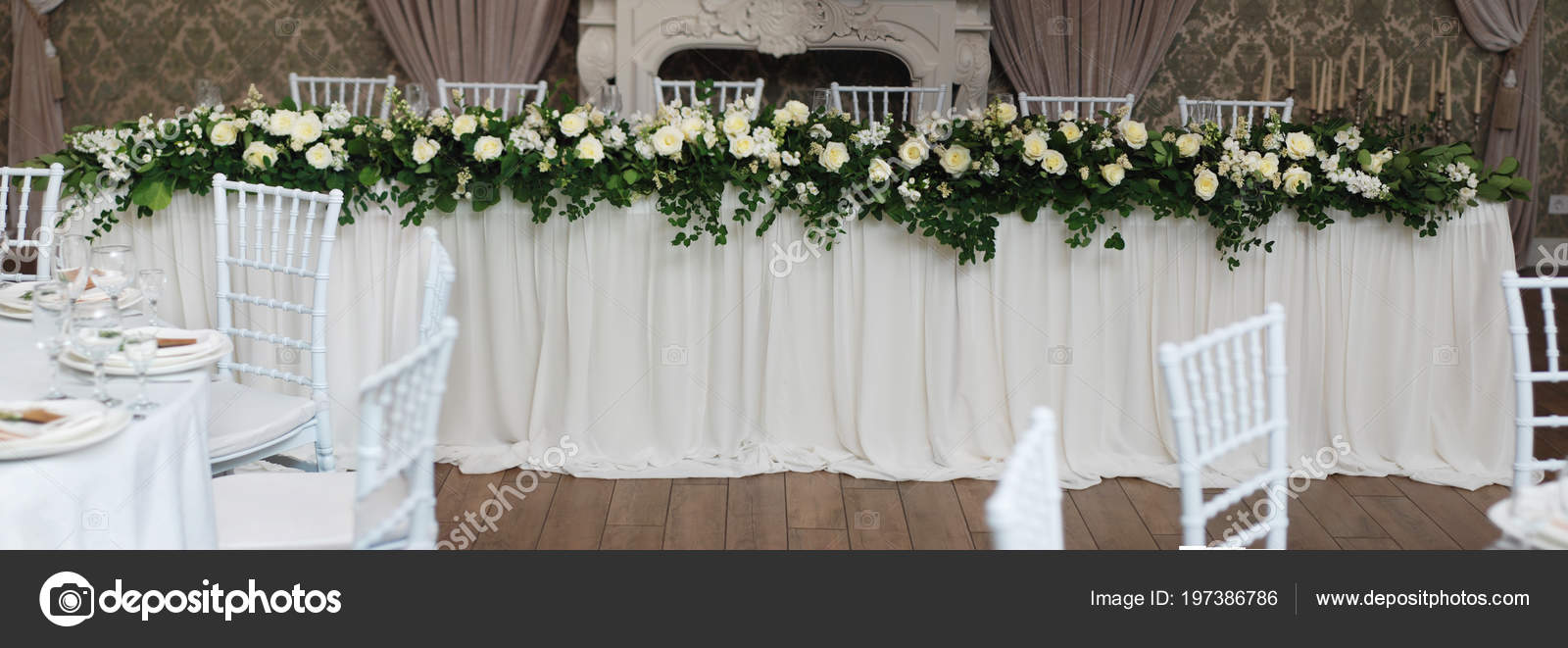 Arrangement Décoration Belle Fleur Blanche Verte Sur Table