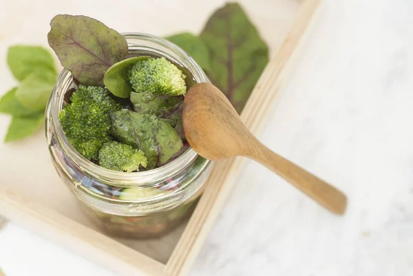 Egészséges Növényi Saláta Mason Üvegedénybe Zöldbab Saláta Paradicsom Brokkoli Vegye — Stock Fotó