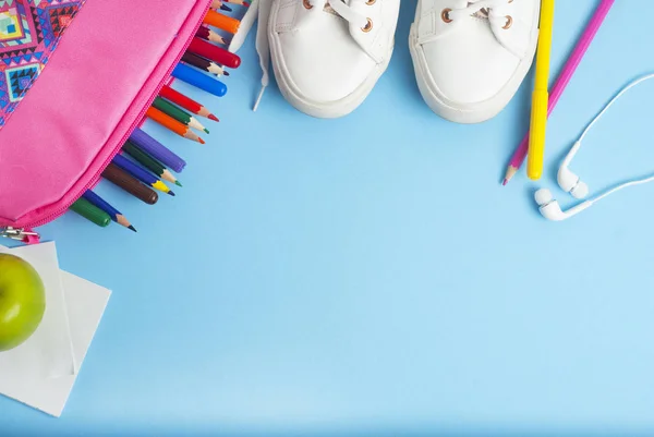 Regreso Escuela Estuche Rosa Manzana Sándwich Almuerzo Lápices Colores Fondo — Foto de Stock