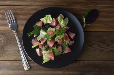 Sağlıklı yeşil salata ile greyfurt, kaybetmek ağırlık gıda. Diyet planı. Üstten Görünüm.