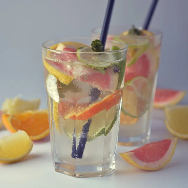 Fresh Citrus Infused Flavored Lemonade Refreshing Summer Homemade Cocktail Lemon — Stock Photo, Image