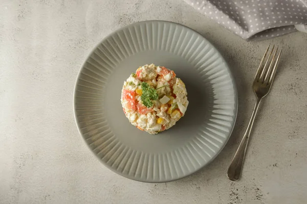 Biberli mayonez li et ve mısır salatası.