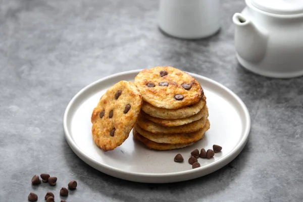 Galletas Chocolate Caseras Aislado Sobre Fondo Oscuro Snack Dulce Desierto — Foto de Stock