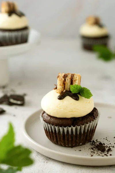 Chocolate Cupcake Vanilla Butter Cream Sweet Dessert Breakfast — Stock Photo, Image