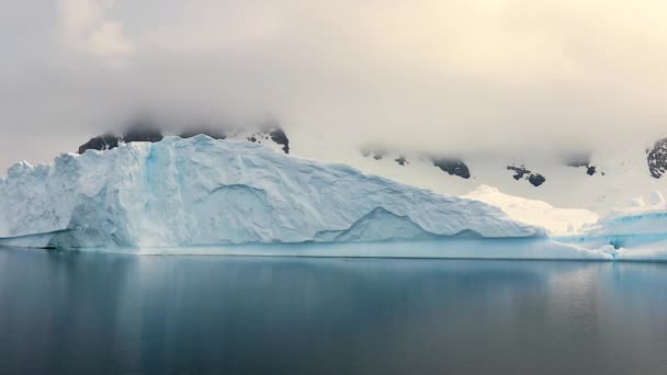 Mooie Ijsberg Antarctica — Stockvideo