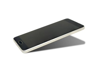 Beyaz arka plan üzerinde izole gölge ile eski siyah smartphone kadar yakın.