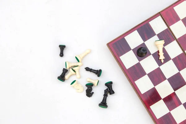 Koncept Obchodní Konkurence Pohled Šachy Černé Bílé Šachové Figurky Leží — Stock fotografie