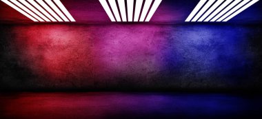 İç dekorasyon için beton grunge duvar gradyan arka planında kırmızı ve mavi ışık efektli Stüdyo karanlık odasının soyut görüntüsü.