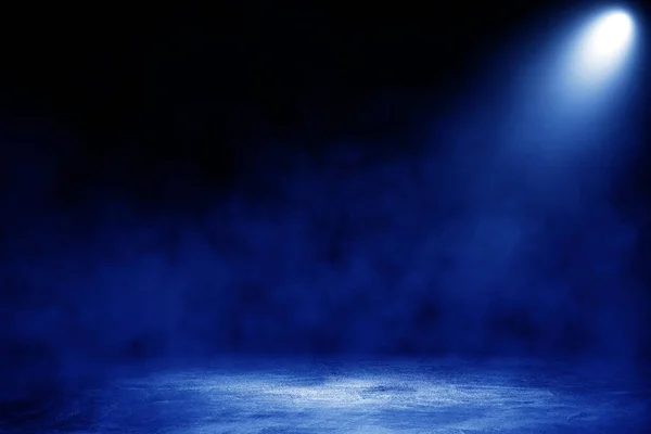 Порожній Простір Темної Кімнати Студії Ефектом Синього Освітлення Туманом Бетонній — стокове фото