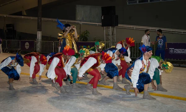 Florianopolis, Santa Catarina/Brezilya-Şubat/2018: Paraders karnaval