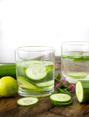 limon ve salatalık suyu Detoks