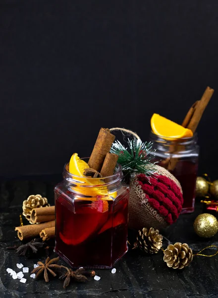 Vino Brulè Caldo Natale Con Cardamomo Alla Cannella Anice — Foto Stock