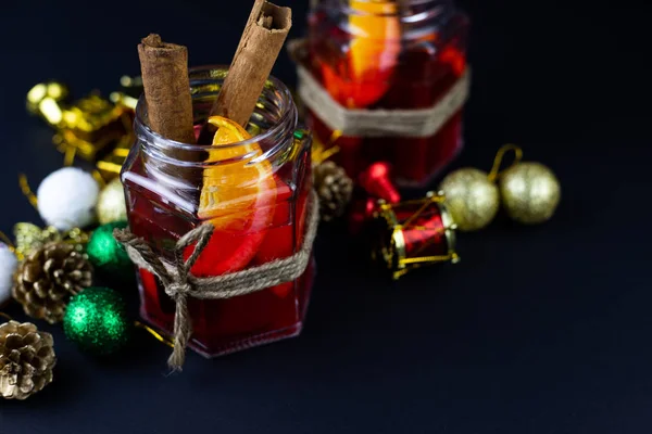 Weihnachtsglühwein Mit Gewürzen Traditionelles Heißgetränk Weihnachten — Stockfoto