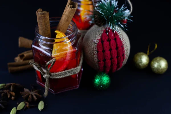 Natale Vin Rosso Rimuginato Con Spezie Bevanda Calda Tradizionale Natale — Foto Stock